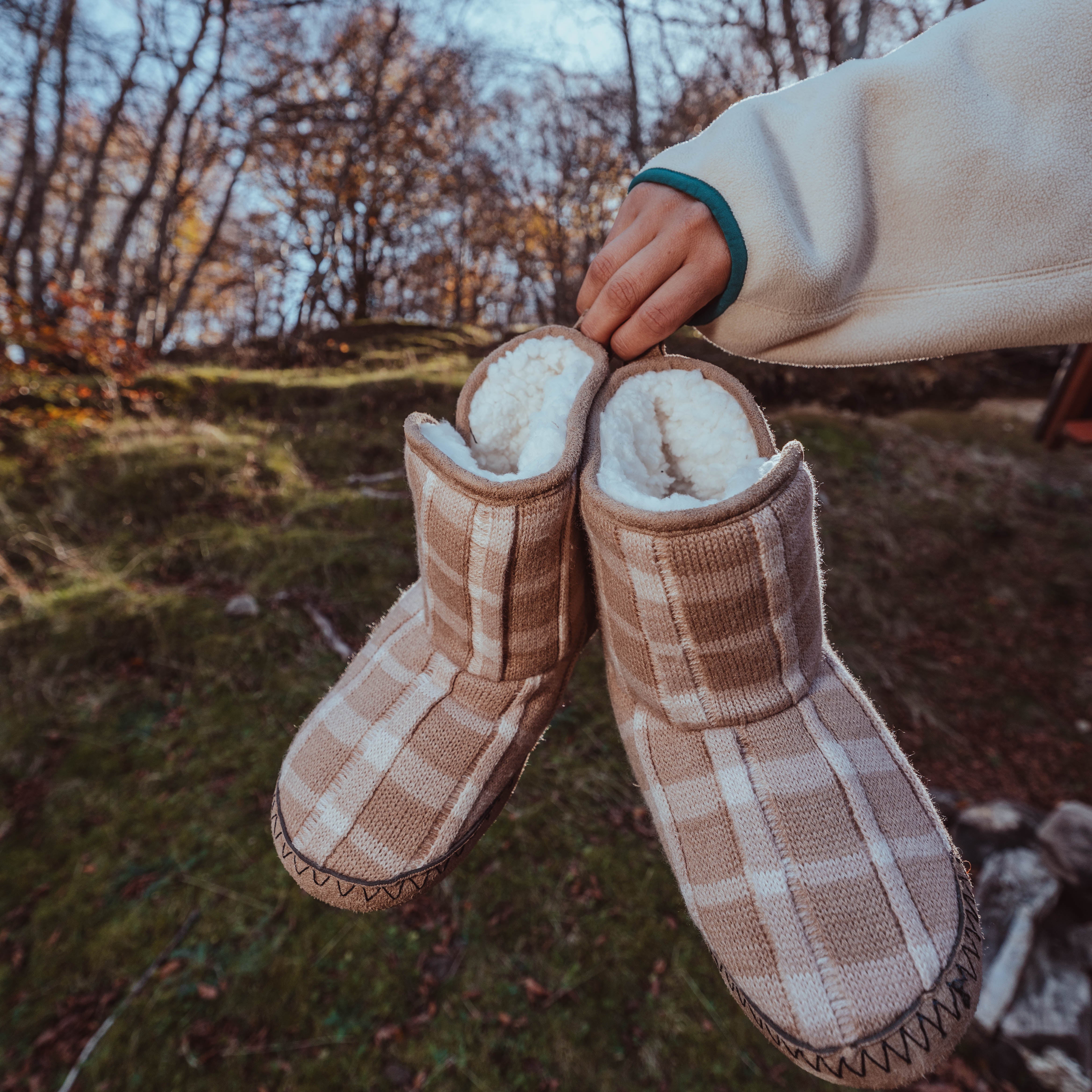 DAKOTA Women's Slippers with Fur Lining